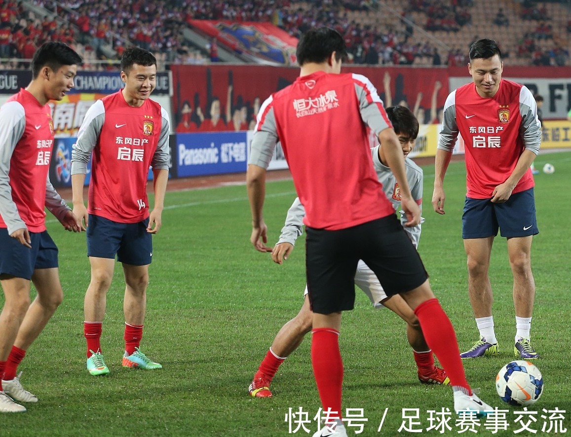 神回来了！ rookie 的 Crow 1拉动3次爆炸控制了 Royal Never Give Up 的早期崩溃， Invictus Gaming 获得了赛点